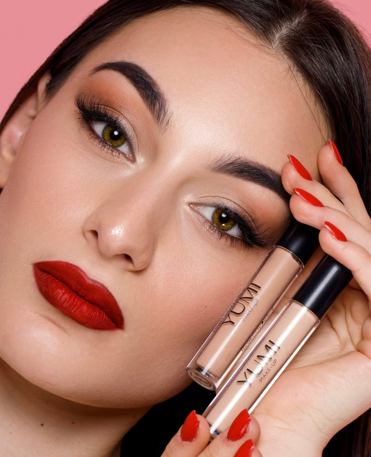 Vloeibare concealer met hoge dekking in lichte bruine tint